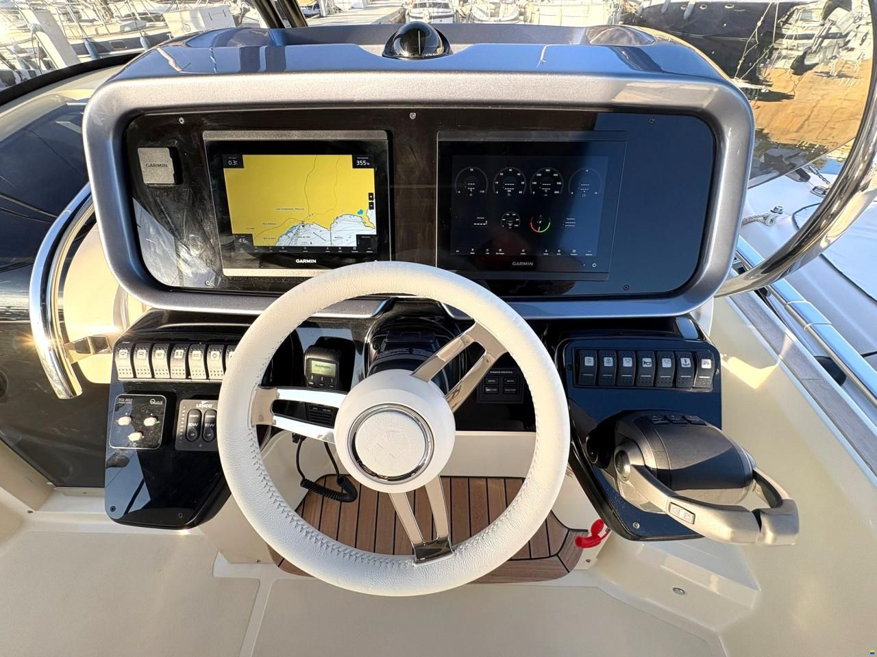 Invictus 320 GT