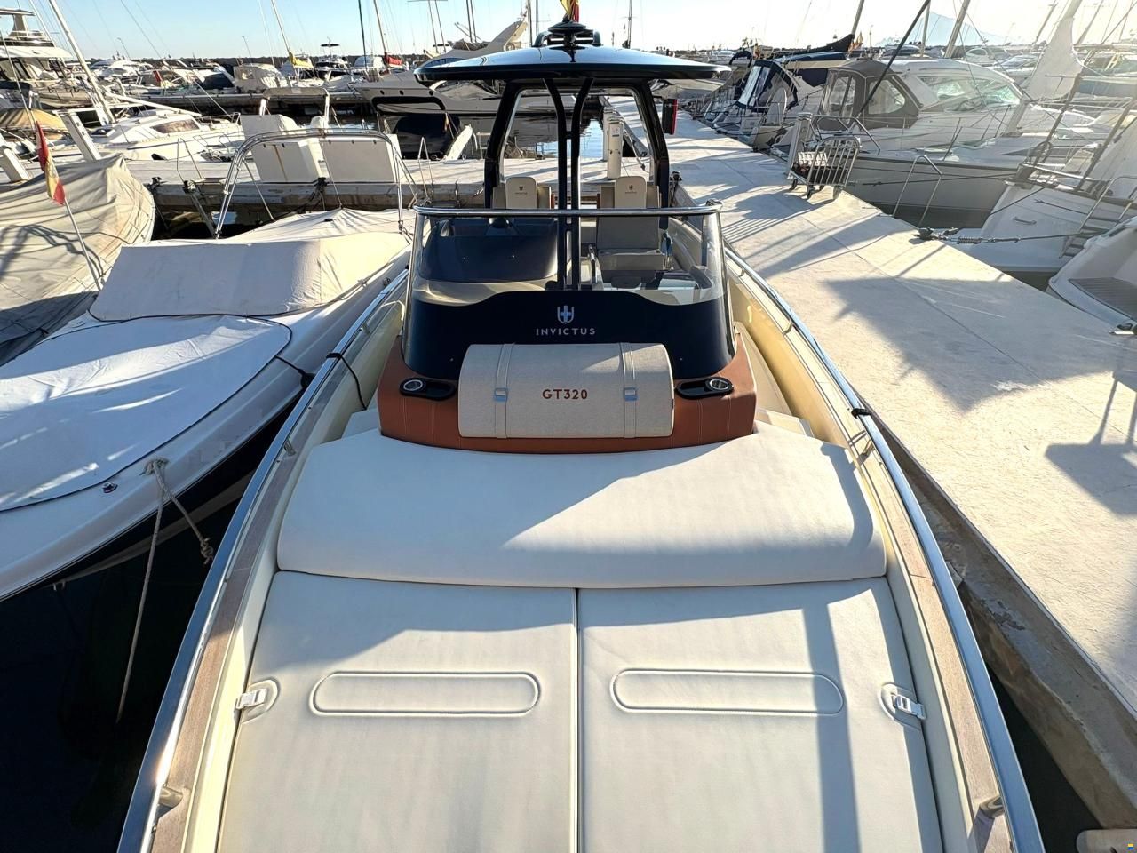 Invictus 320 GT