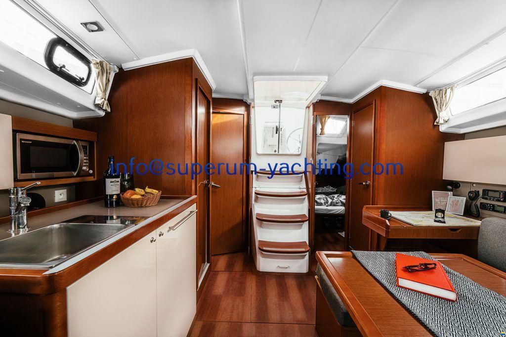 Beneteau Oceanis 38