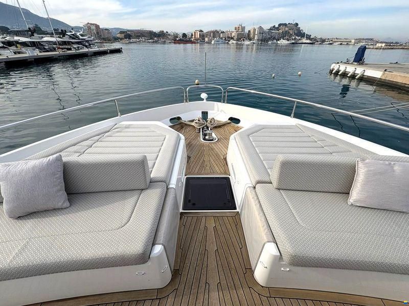 Sunseeker 76 Yacht