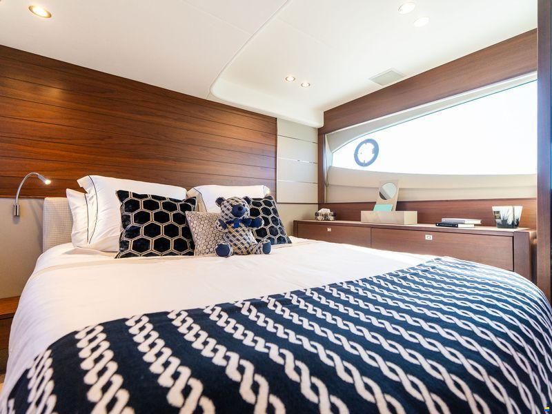 Princess Yachts International V50