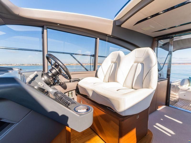 Princess Yachts International V50