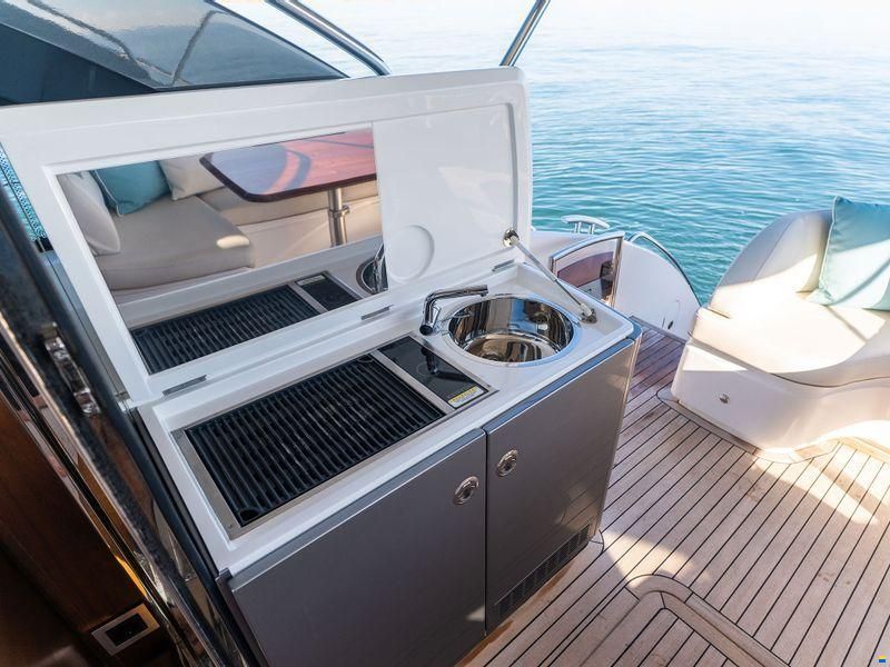 Princess Yachts International V50