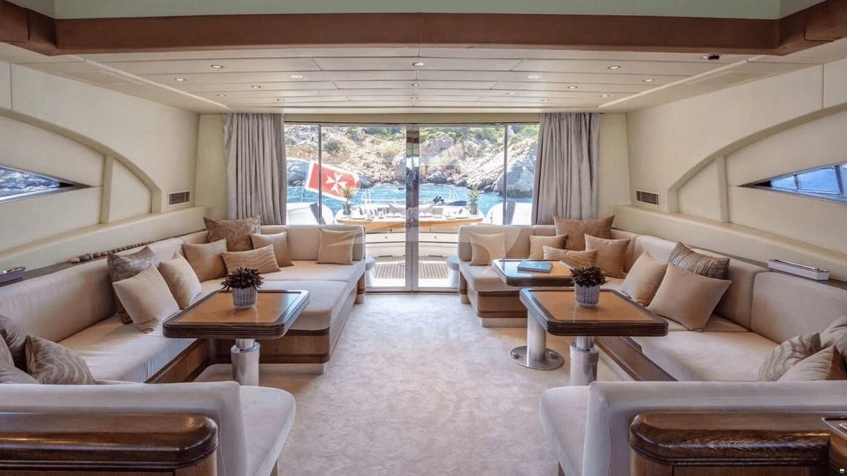 Mangusta 108 Cosmos