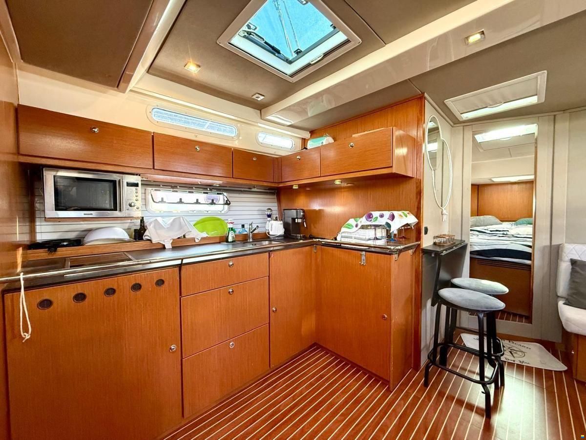 Bavaria Deep Blue 46