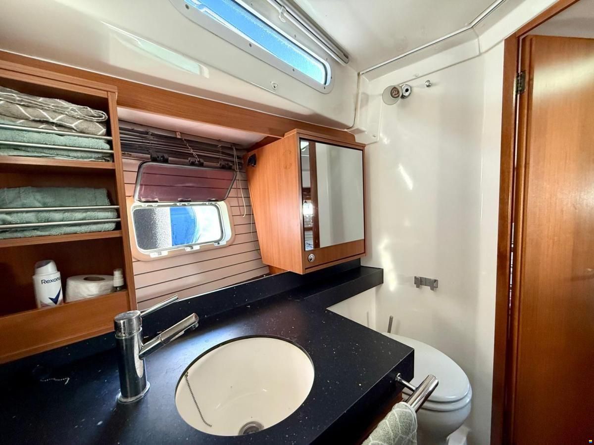 Bavaria Deep Blue 46