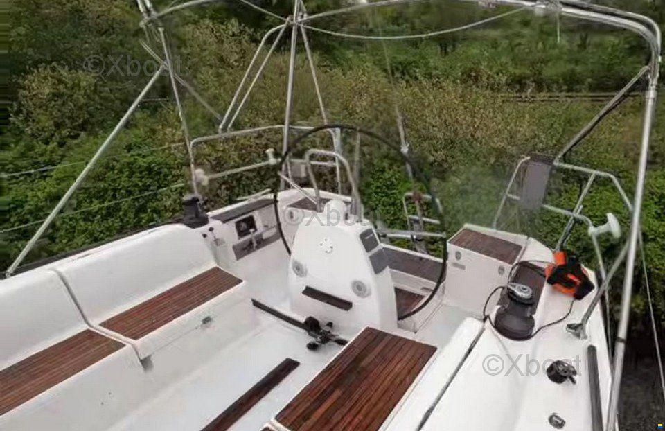 Dufour 40 PERFORMANCE