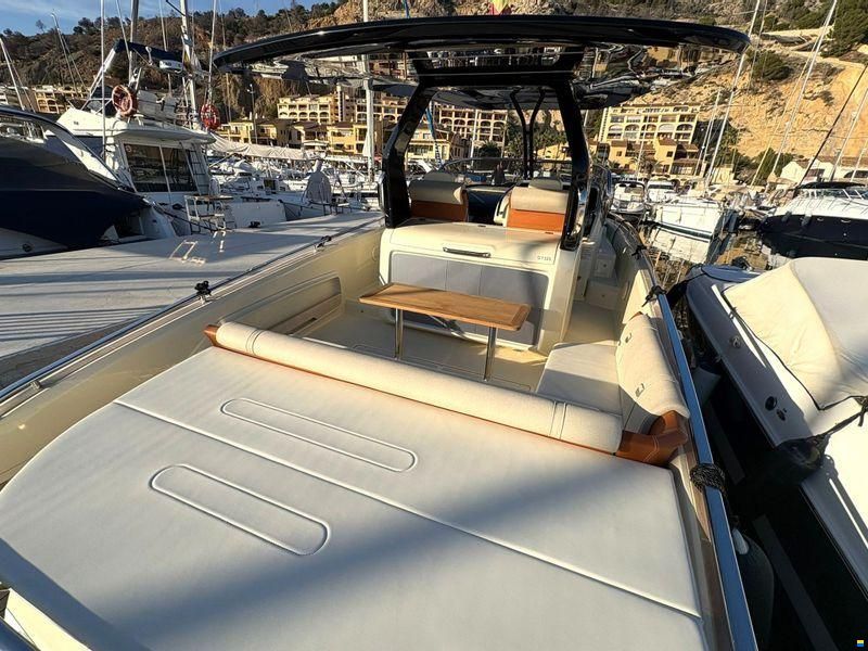 Invictus Yachts 320 GT