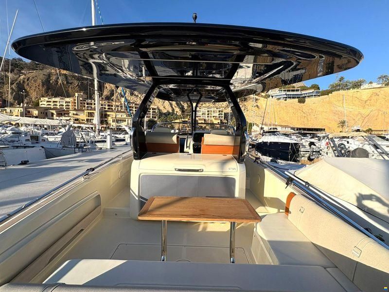 Invictus Yachts 320 GT