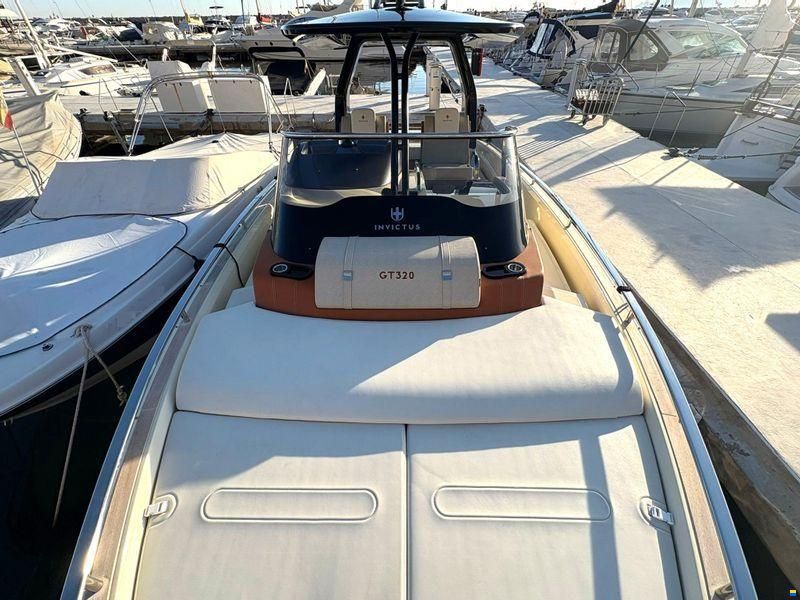 Invictus Yachts 320 GT