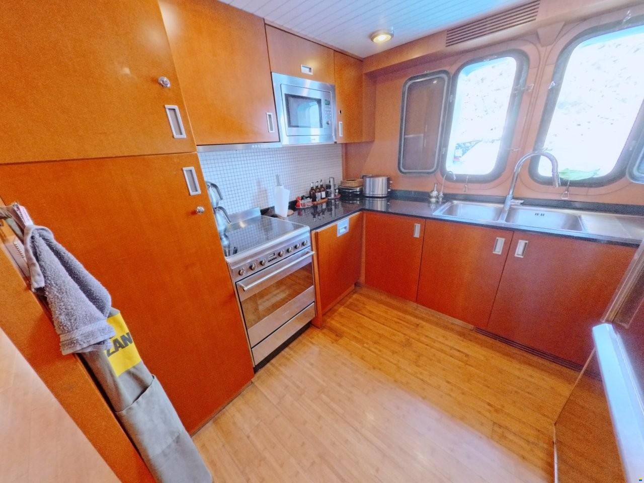 Tansu Custom Steel Trawler