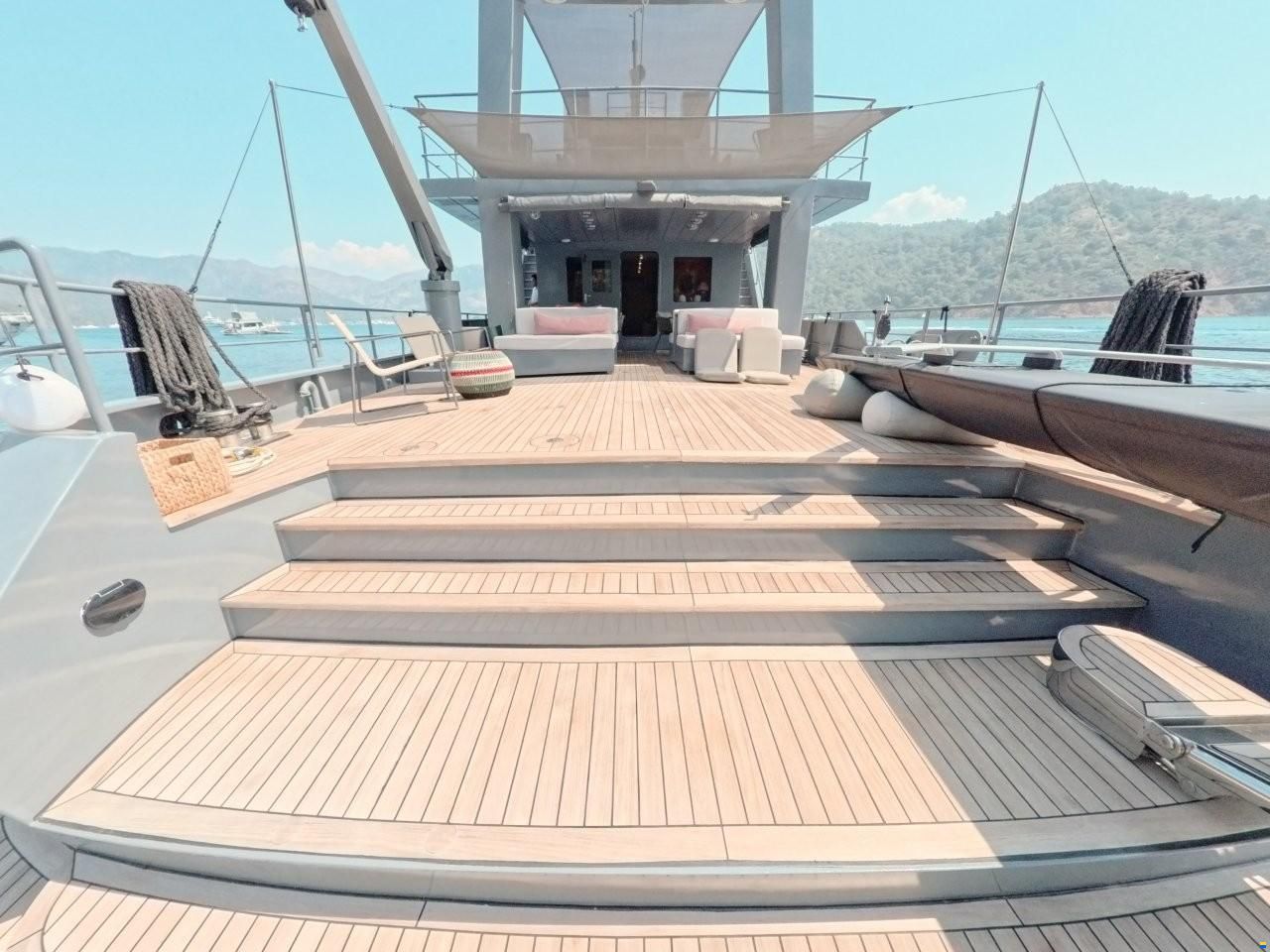 Tansu Custom Steel Trawler