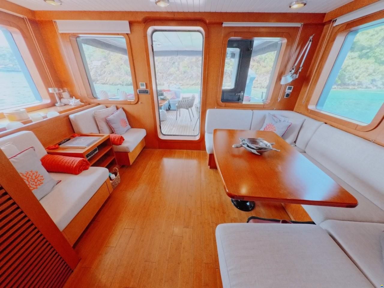 Tansu Custom Steel Trawler