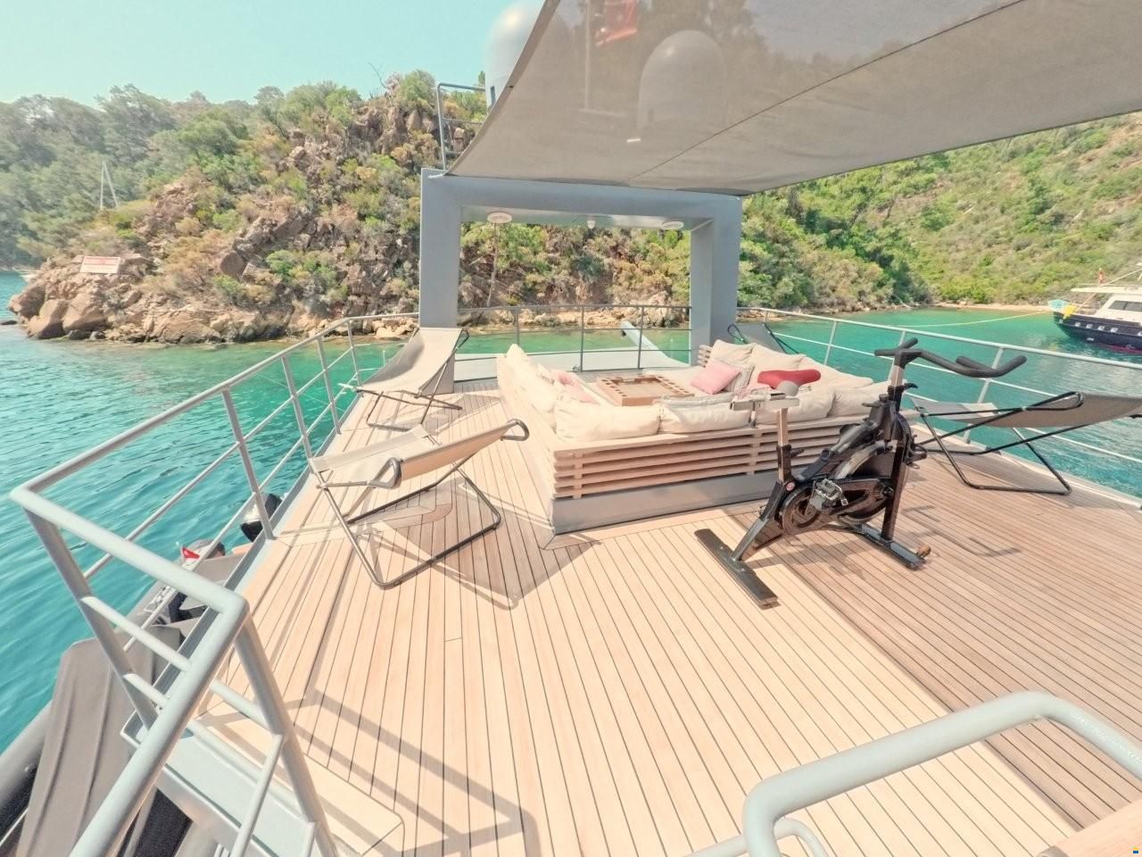 Tansu Custom Steel Trawler