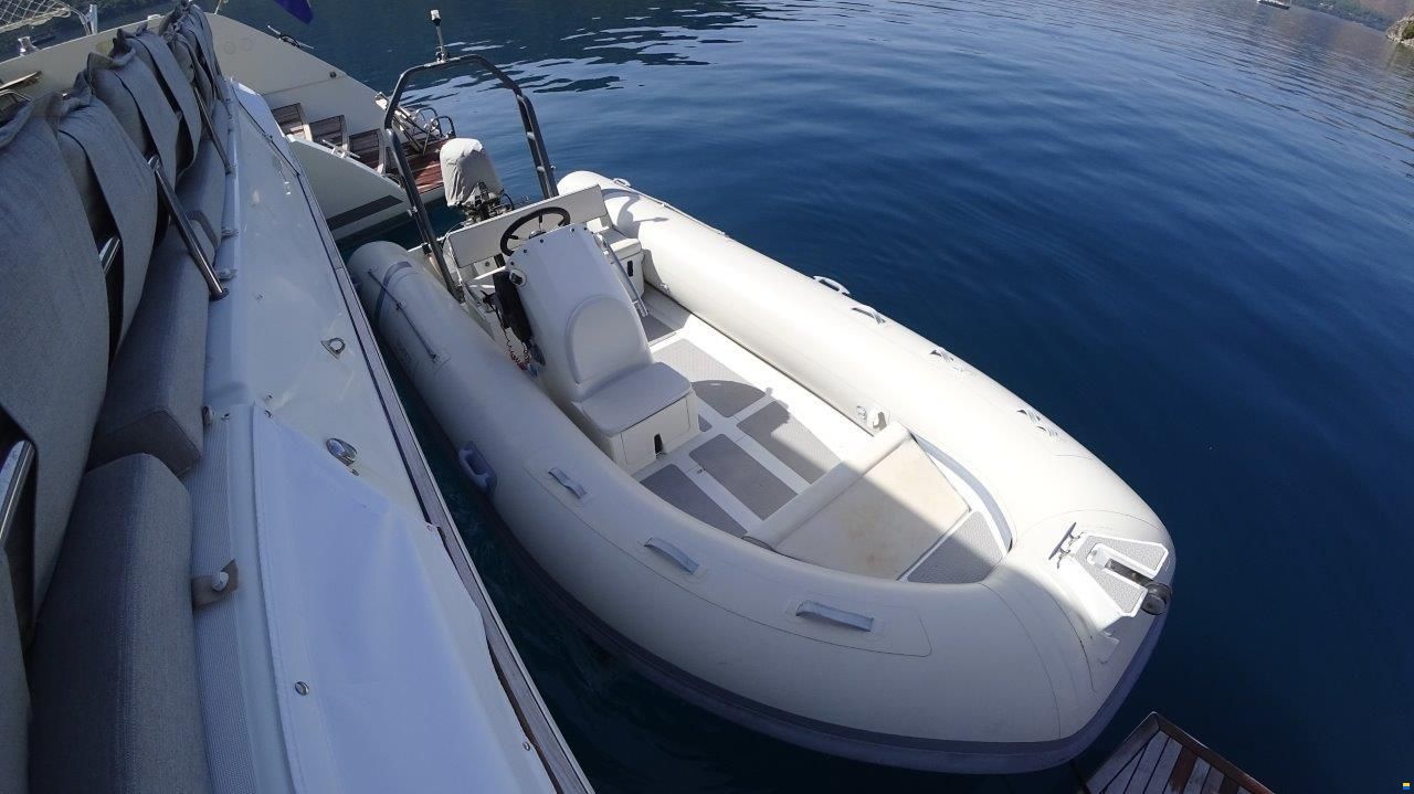Lagoon 620