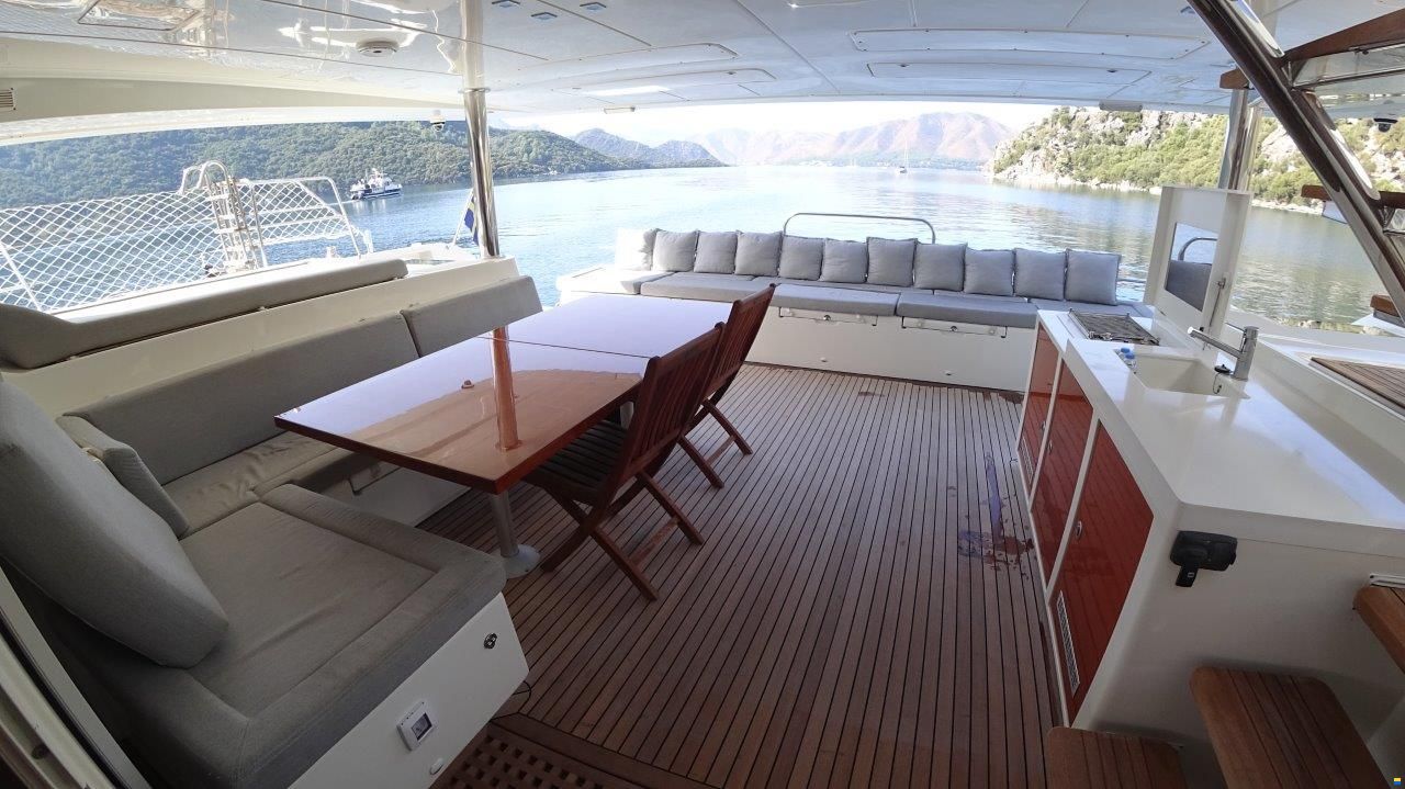 Lagoon 620