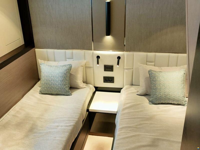Sunseeker Manhattan 68