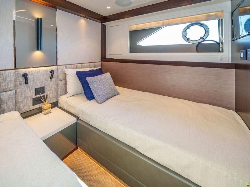 Sunseeker Manhattan 68