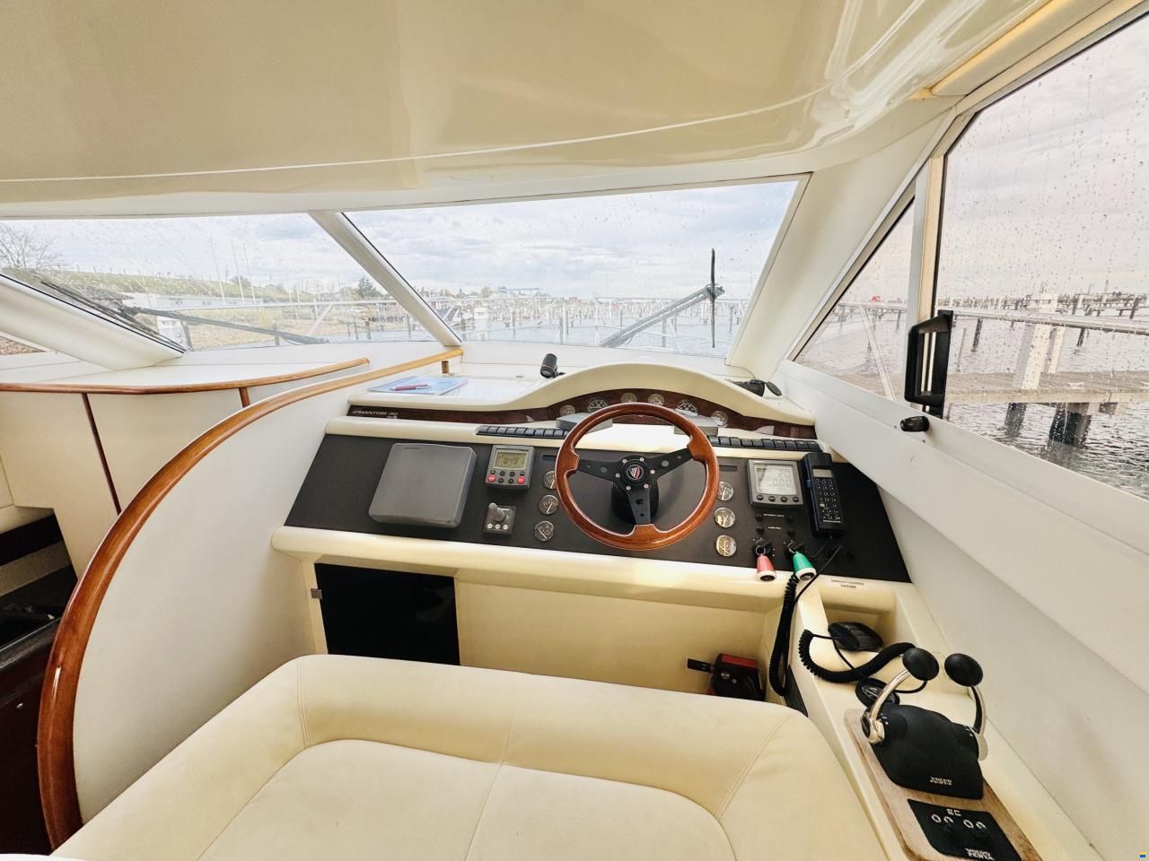 Fairline Phantom 38 Fly