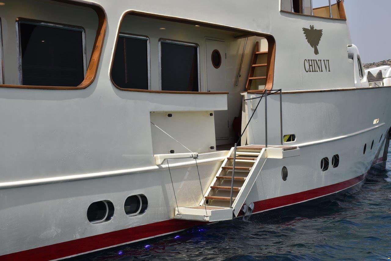 Custom Steel Gentlemen Yacht