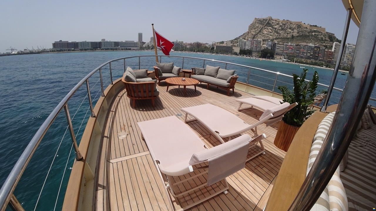 Custom Steel Gentlemen Yacht