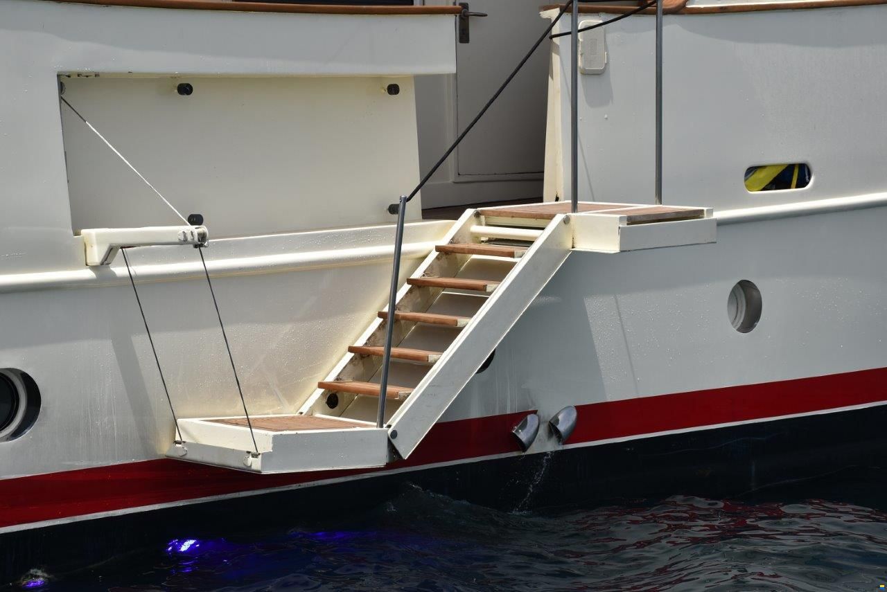 Custom Steel Gentlemen Yacht
