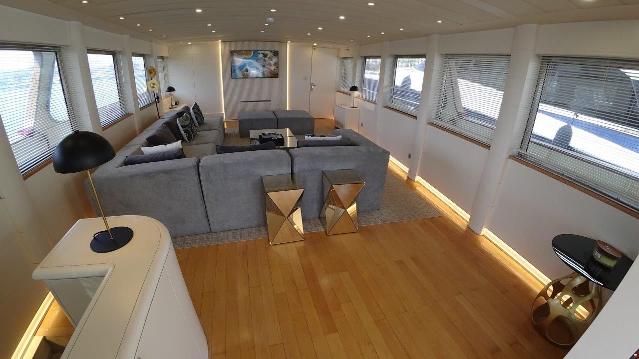 Custom Steel Gentlemen Yacht