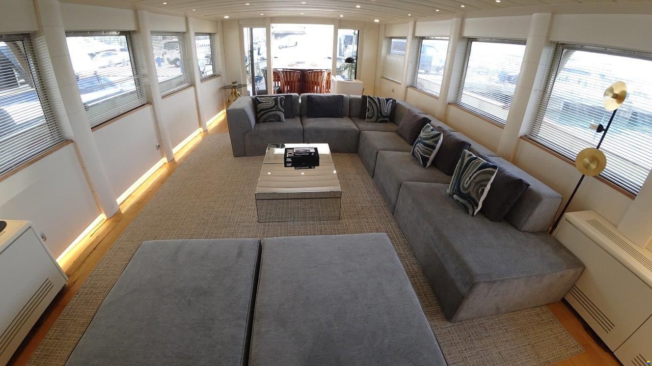 Custom Steel Gentlemen Yacht