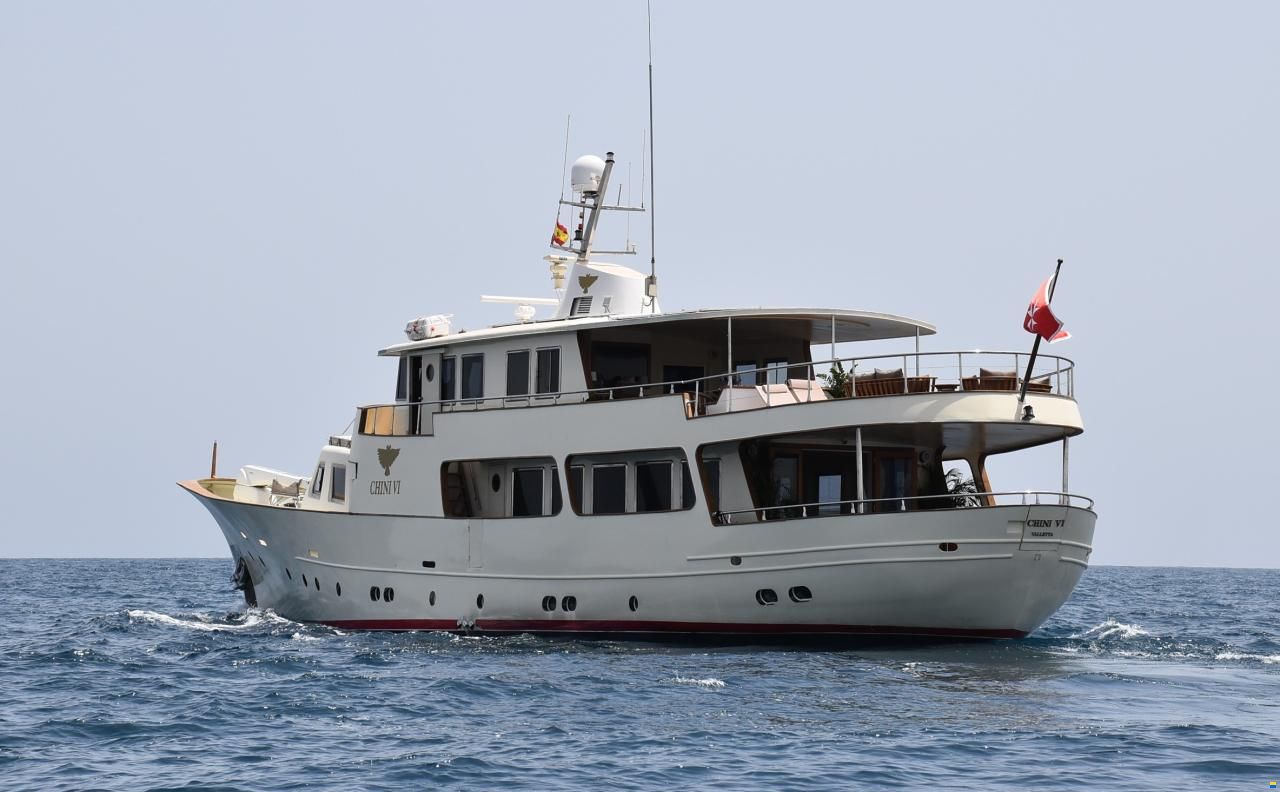 Custom Steel Gentlemen Yacht