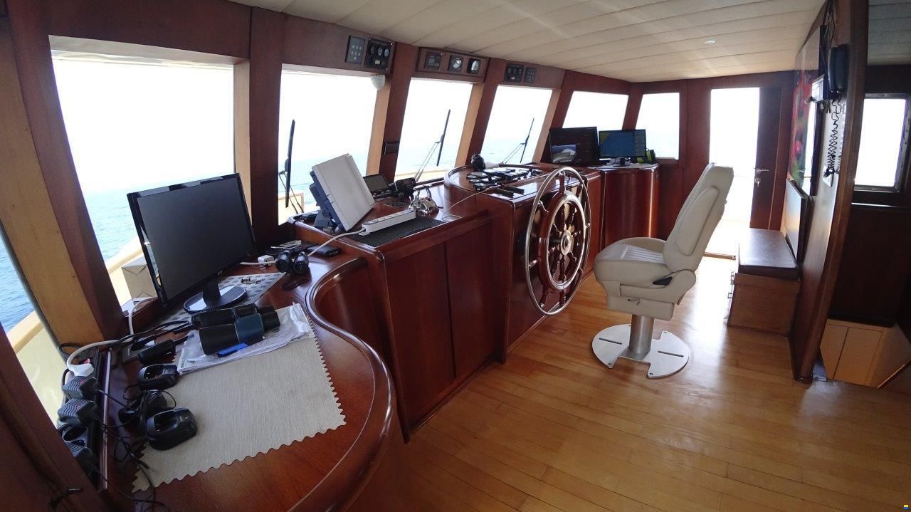 Custom Steel Gentlemen Yacht