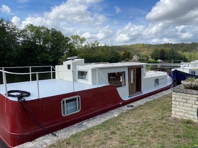 Heritage Boat Builders Burgundy 1200