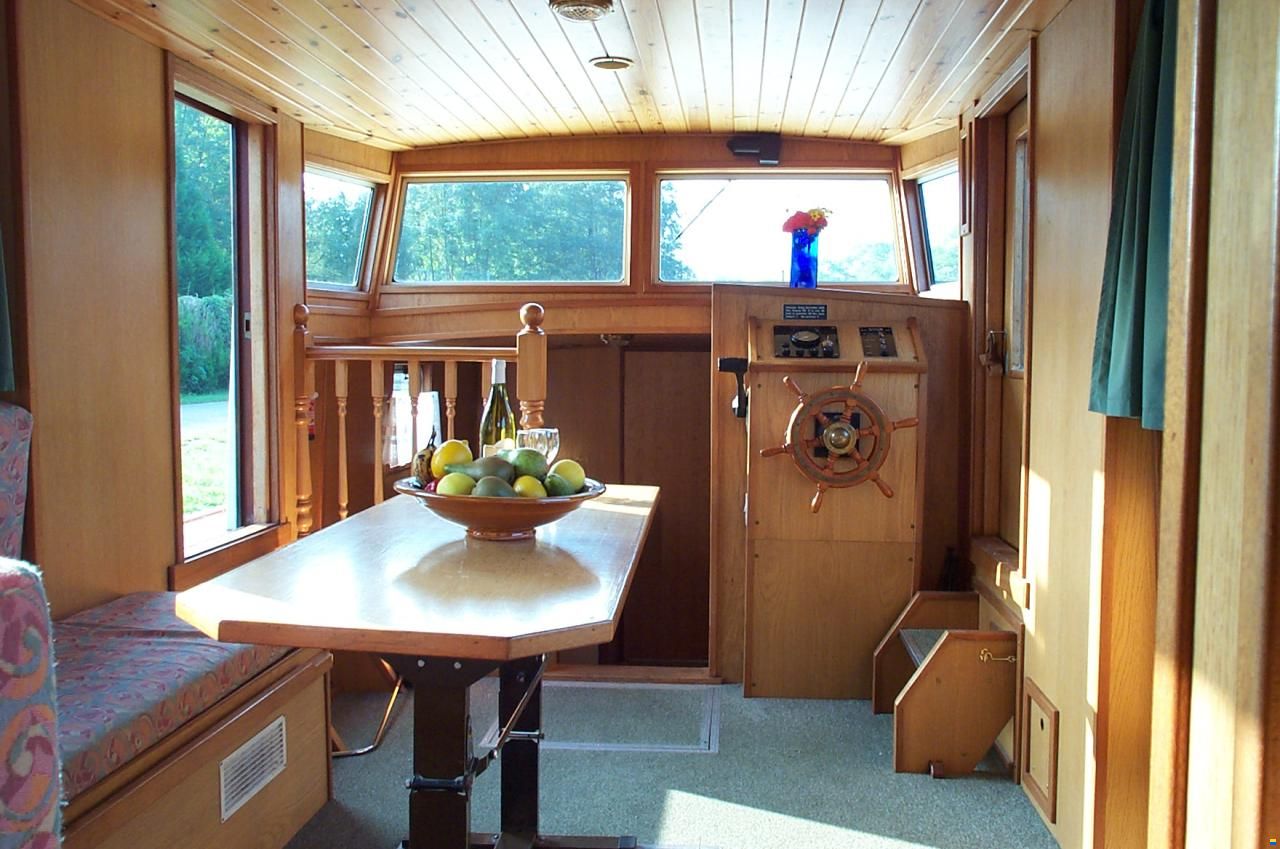 Heritage Boat Builders Burgundy 1200