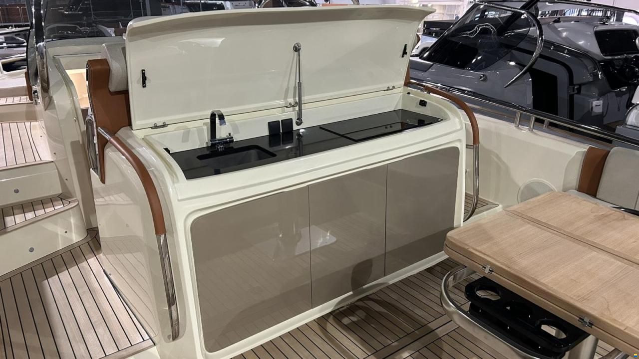 Invictus 370GT