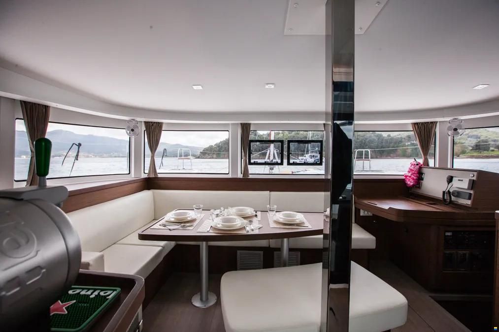 Lagoon 42