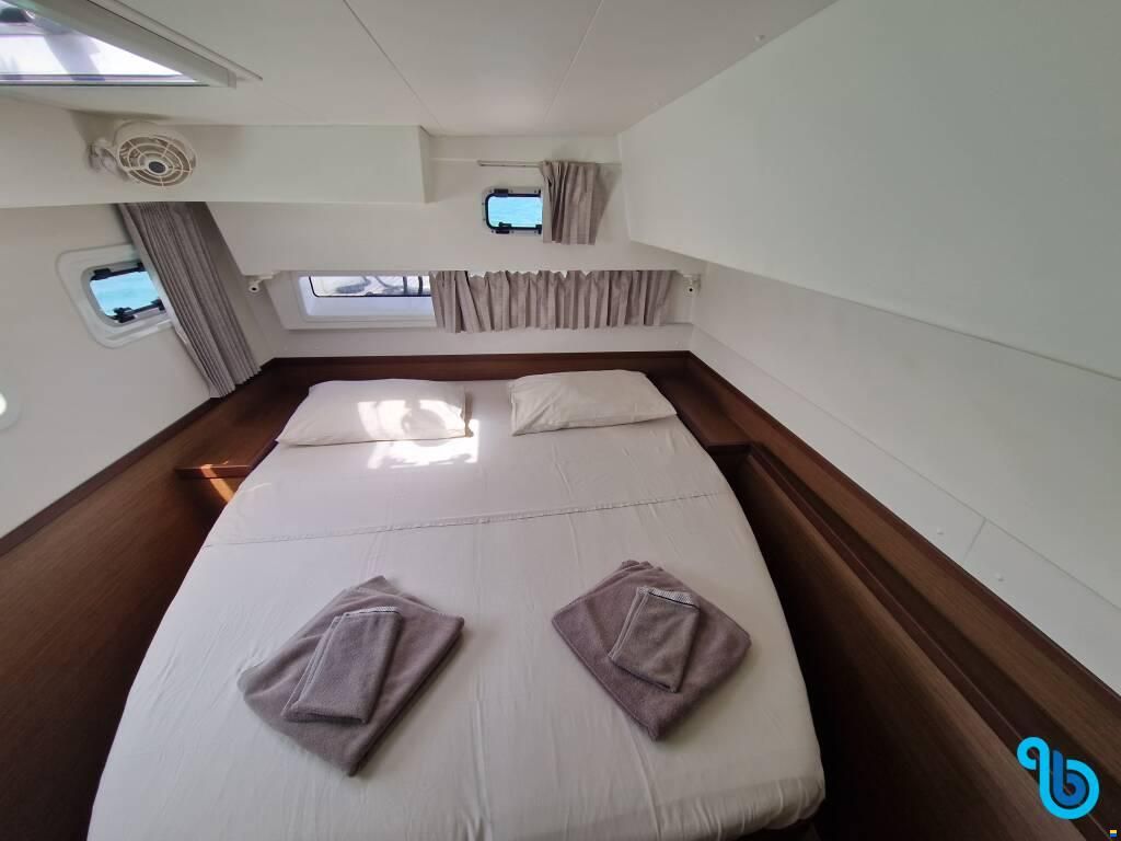 Lagoon 42