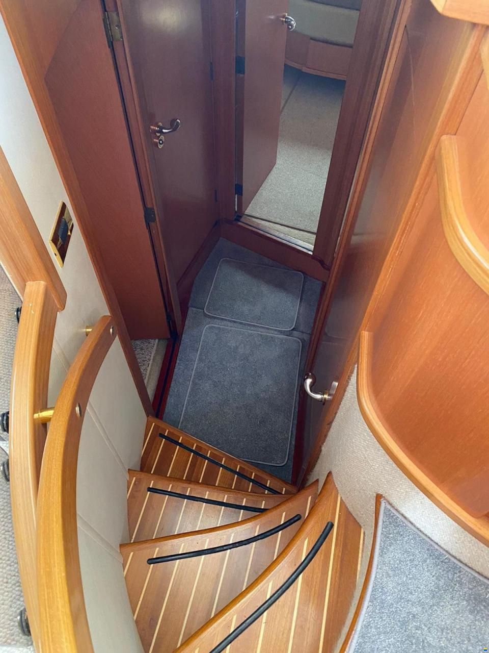 Sealine T 51