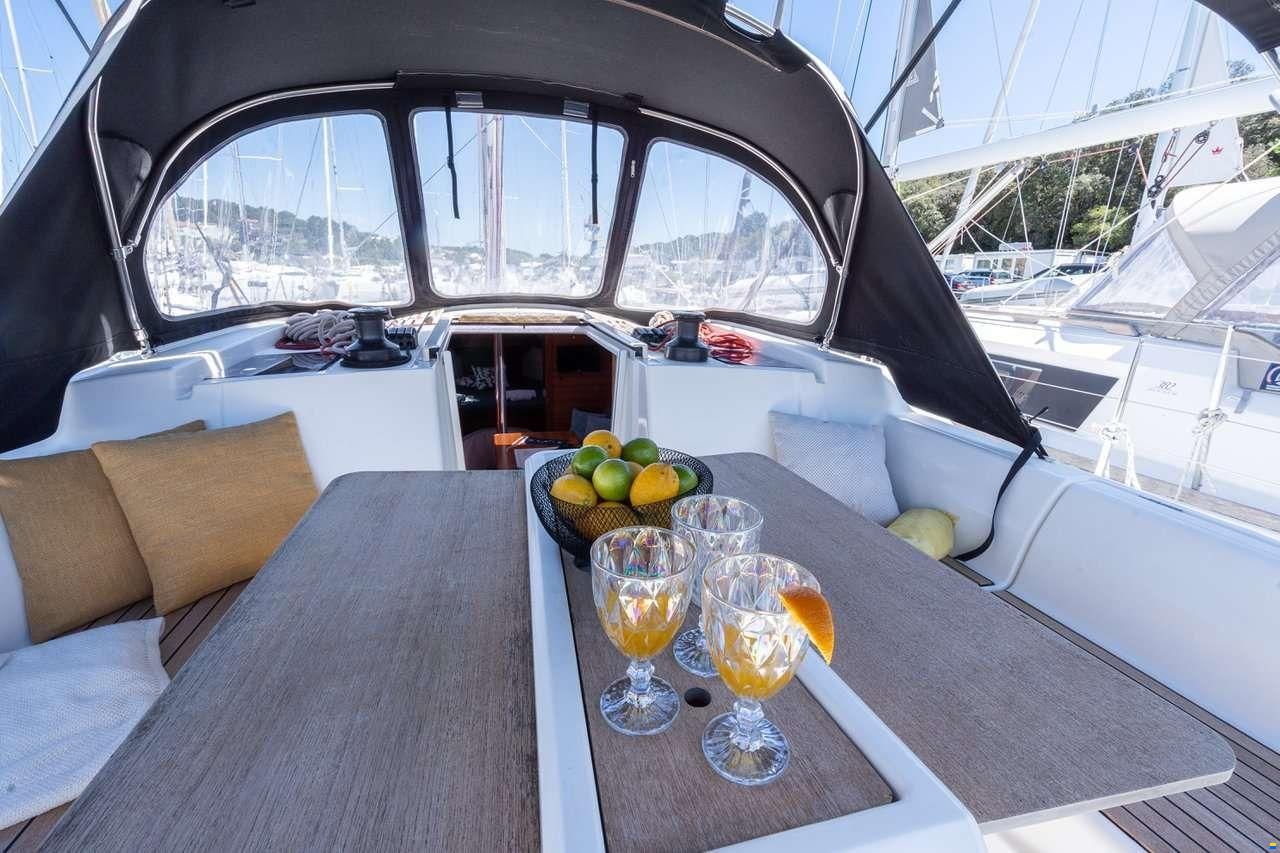 Dufour 382 GRAND LARGE