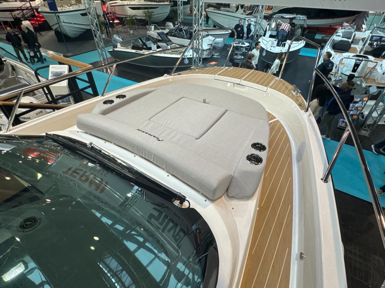 Yamarin AURA Cabin 34