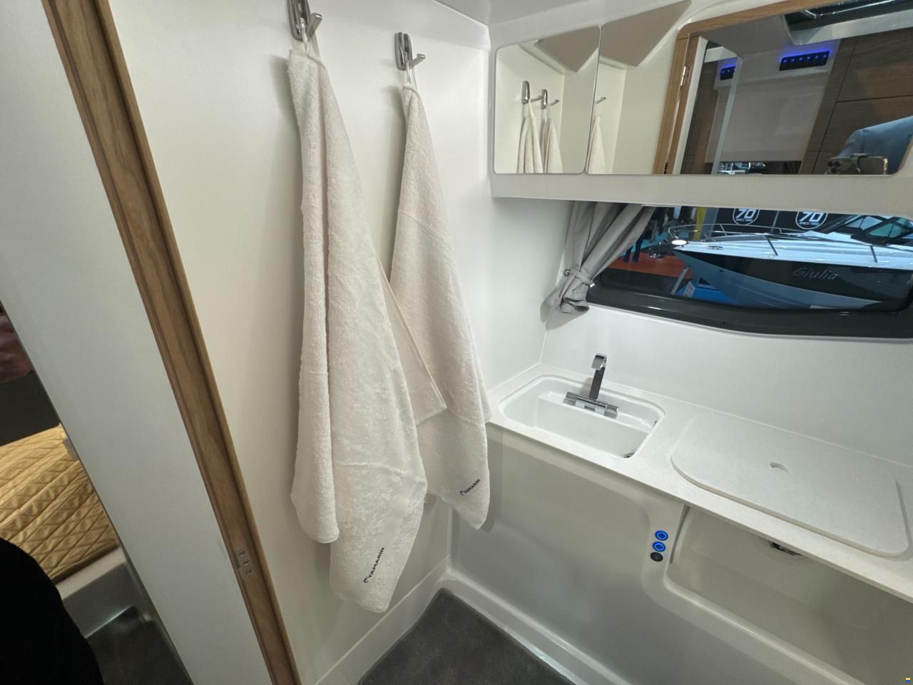 Yamarin AURA Cabin 34