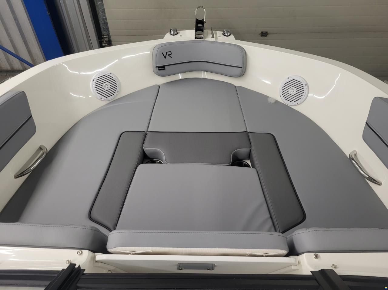 Bayliner VR5 Outboard