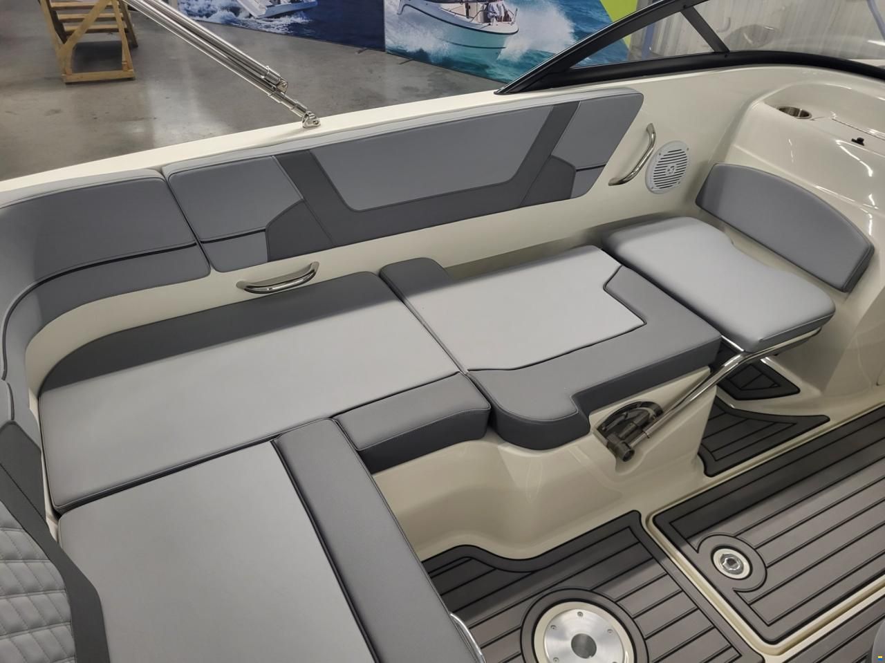 Bayliner VR5 Outboard