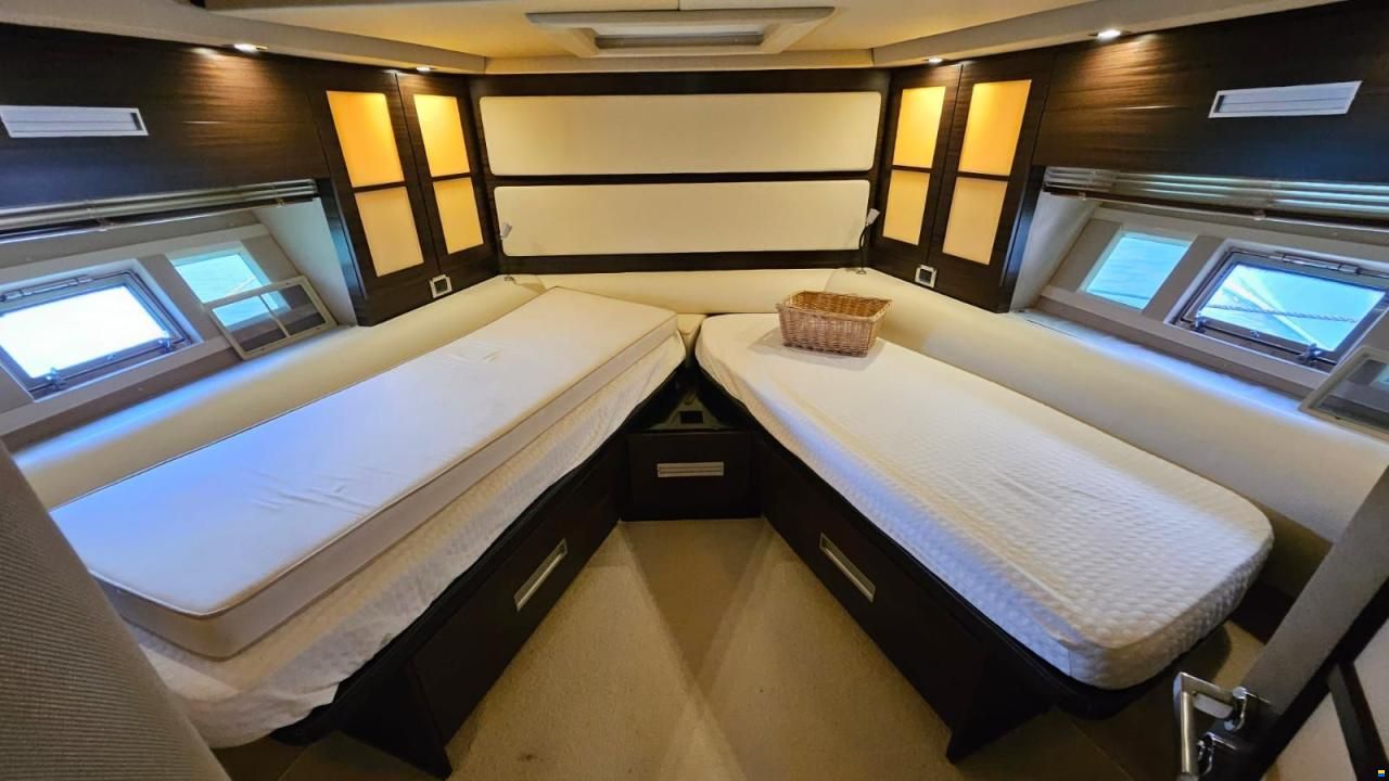 Azimut 62S