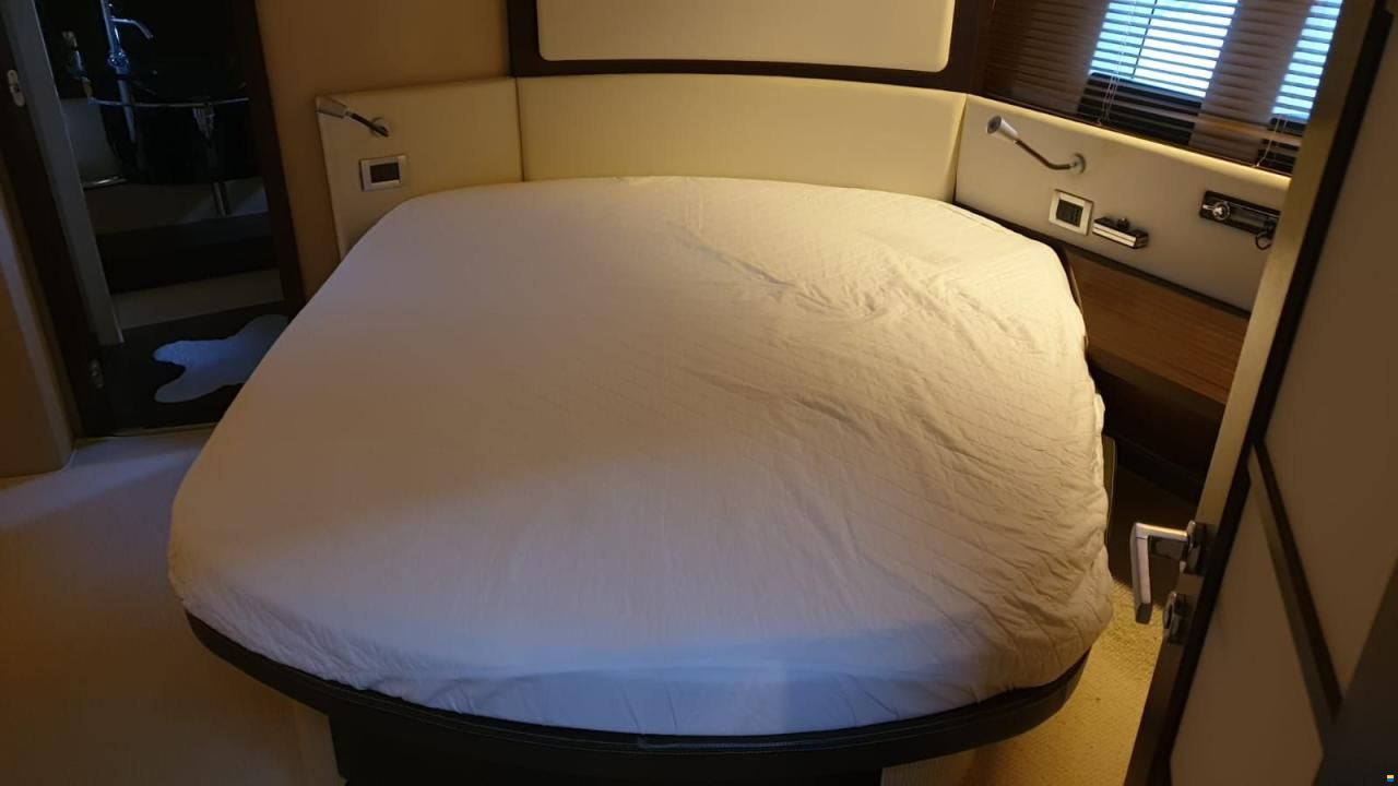 Azimut 62S