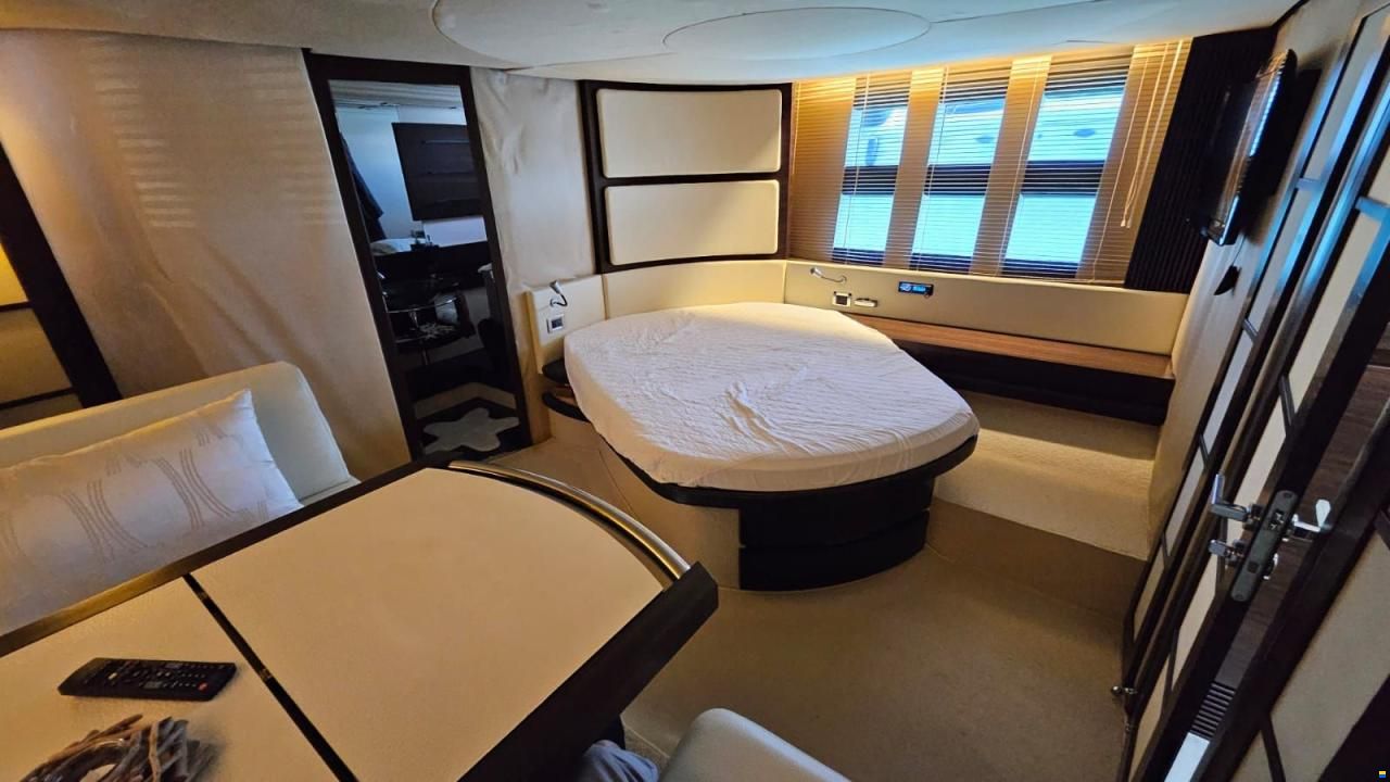 Azimut 62S