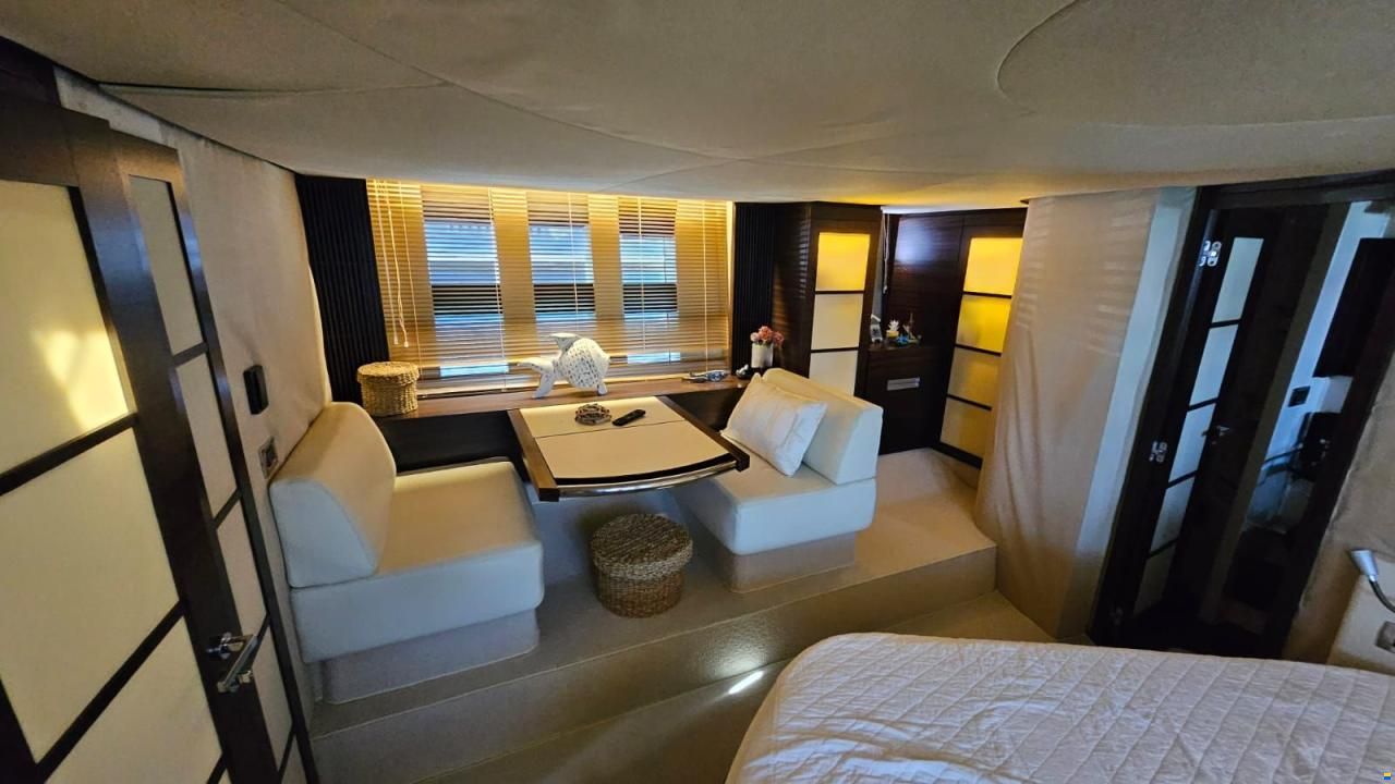 Azimut 62S