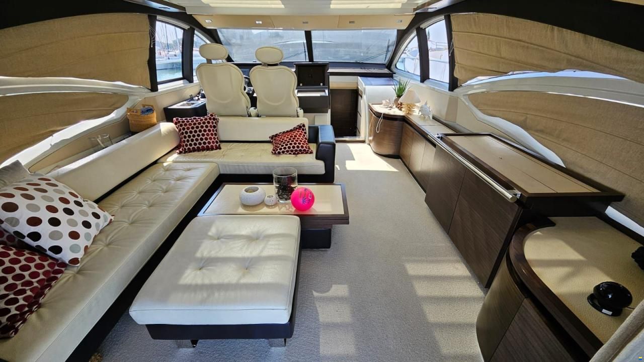 Azimut 62S
