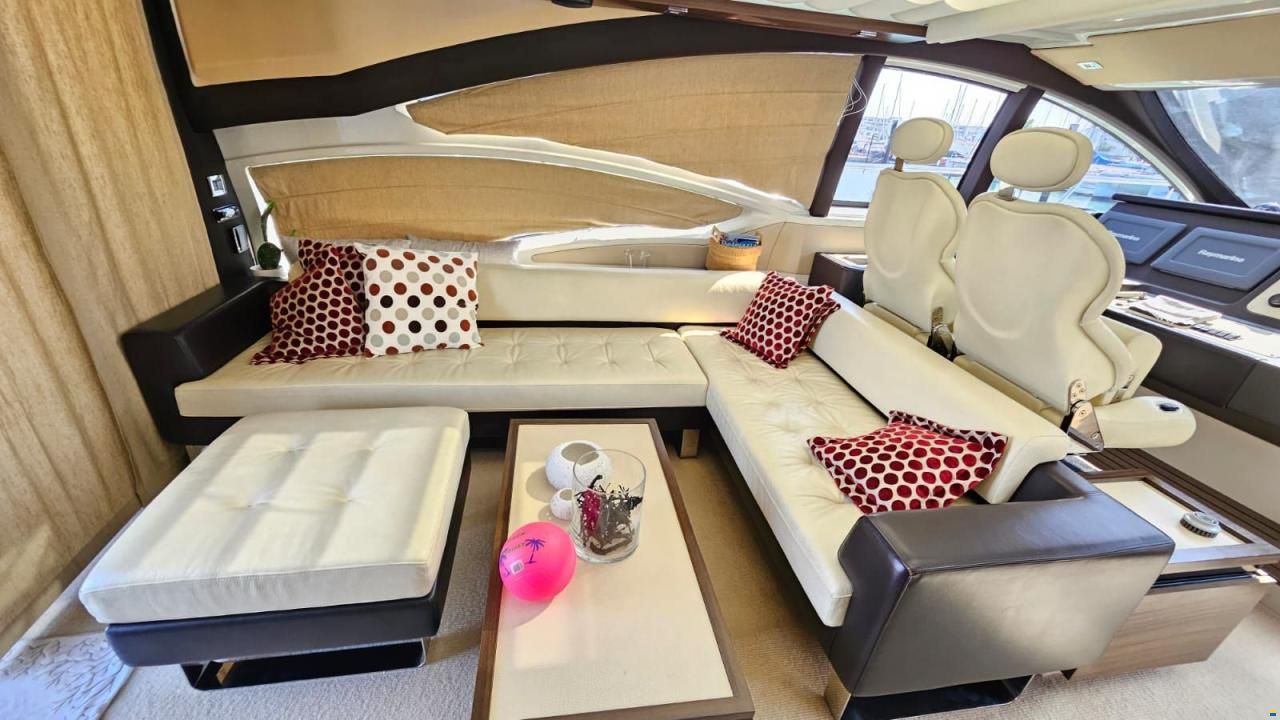 Azimut 62S
