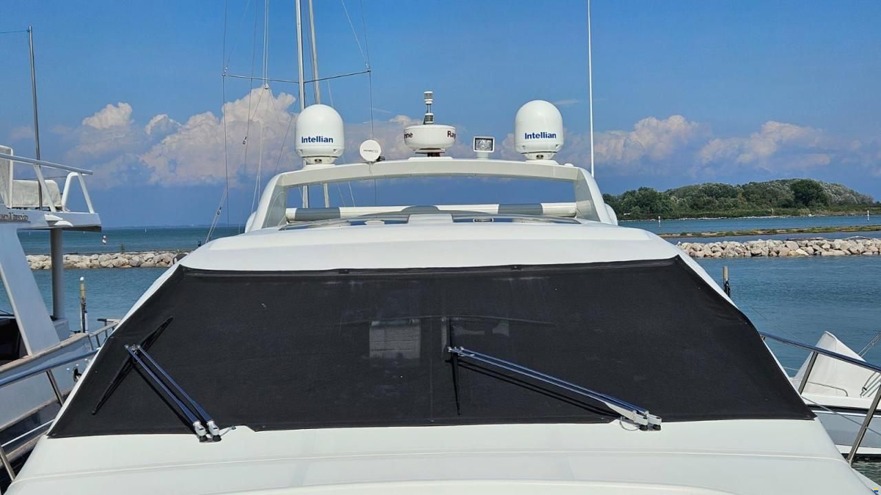 Azimut 62S