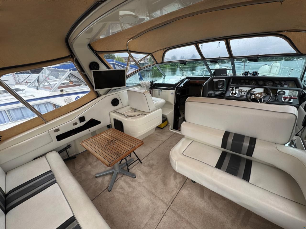 Sea Ray 350 Sundancer