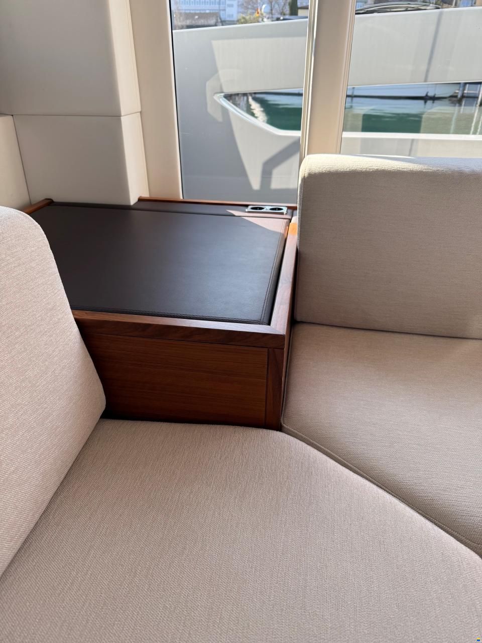 Jetten Beach 45